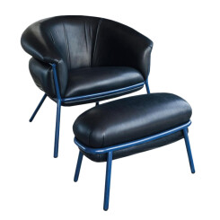 BD BARCELONA DESIGN fauteuil avec repose-pied pouf ottoman GRASSO (Black F10 et structure bleue - cuir Florida Cat. F et acier verni)
